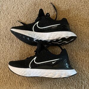 Nike Flyknit Running Shoes